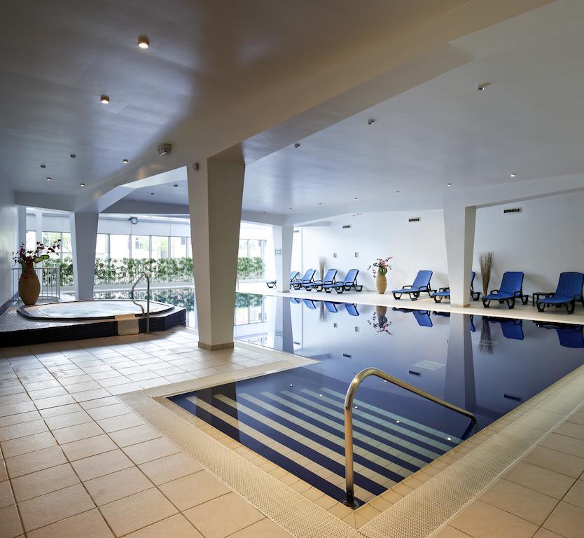 Holland House By Sunday 4*