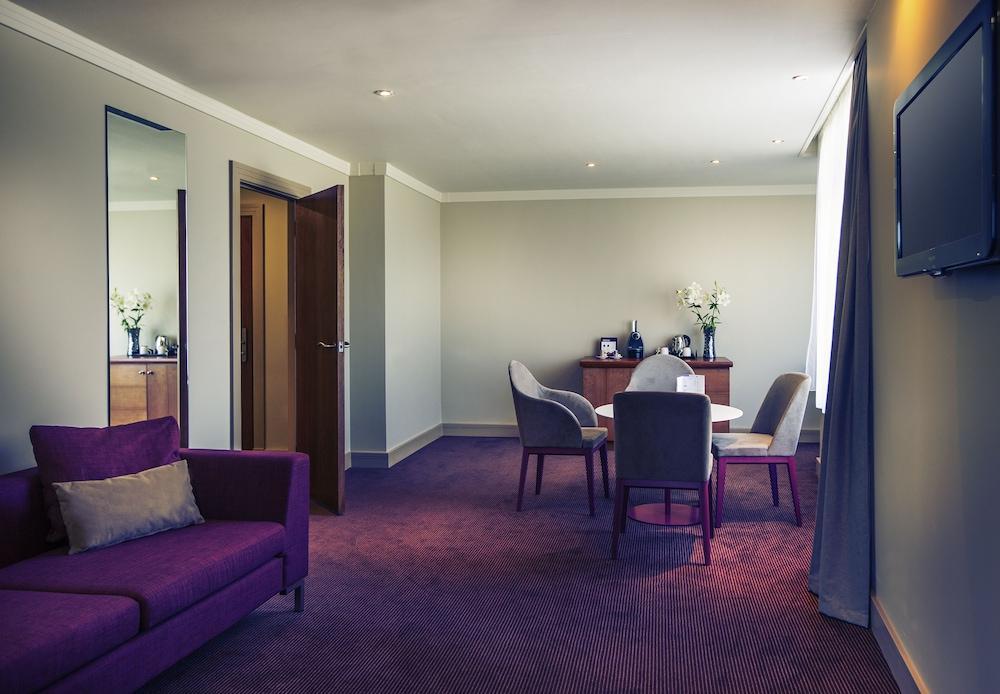 Holland House By Sunday 4*