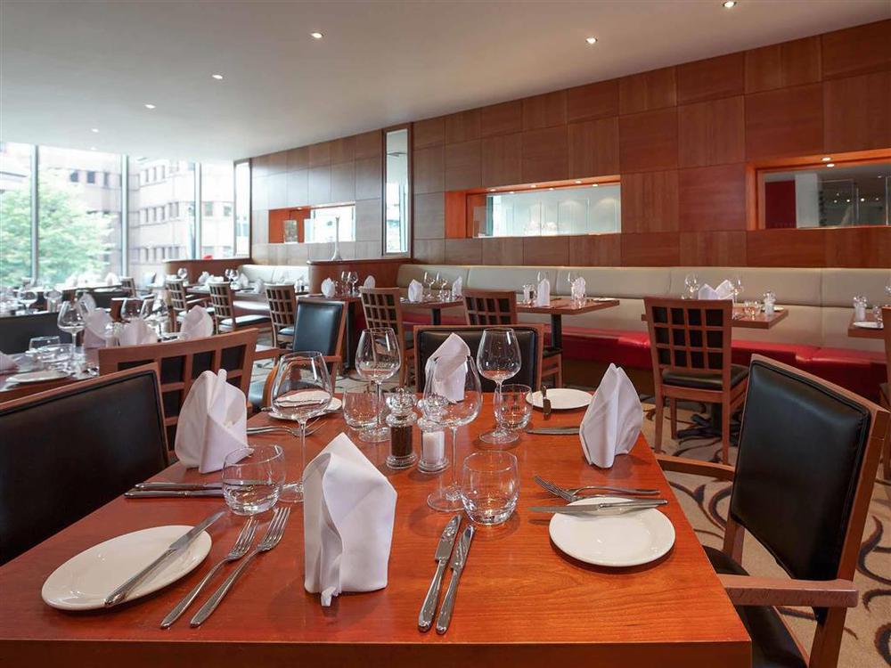 Holland House By Sunday Hotel 4*