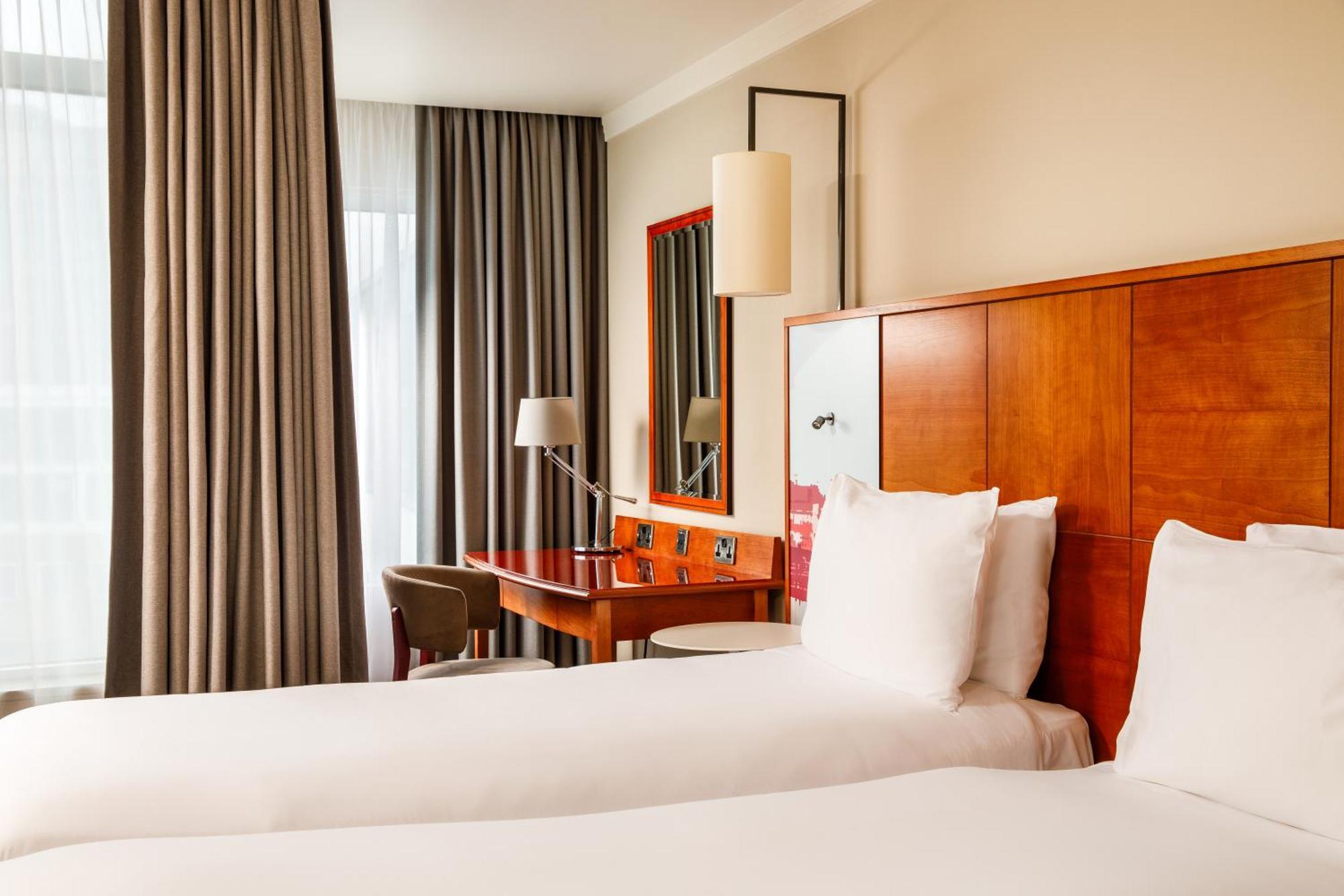 Holland House By Sunday 4*