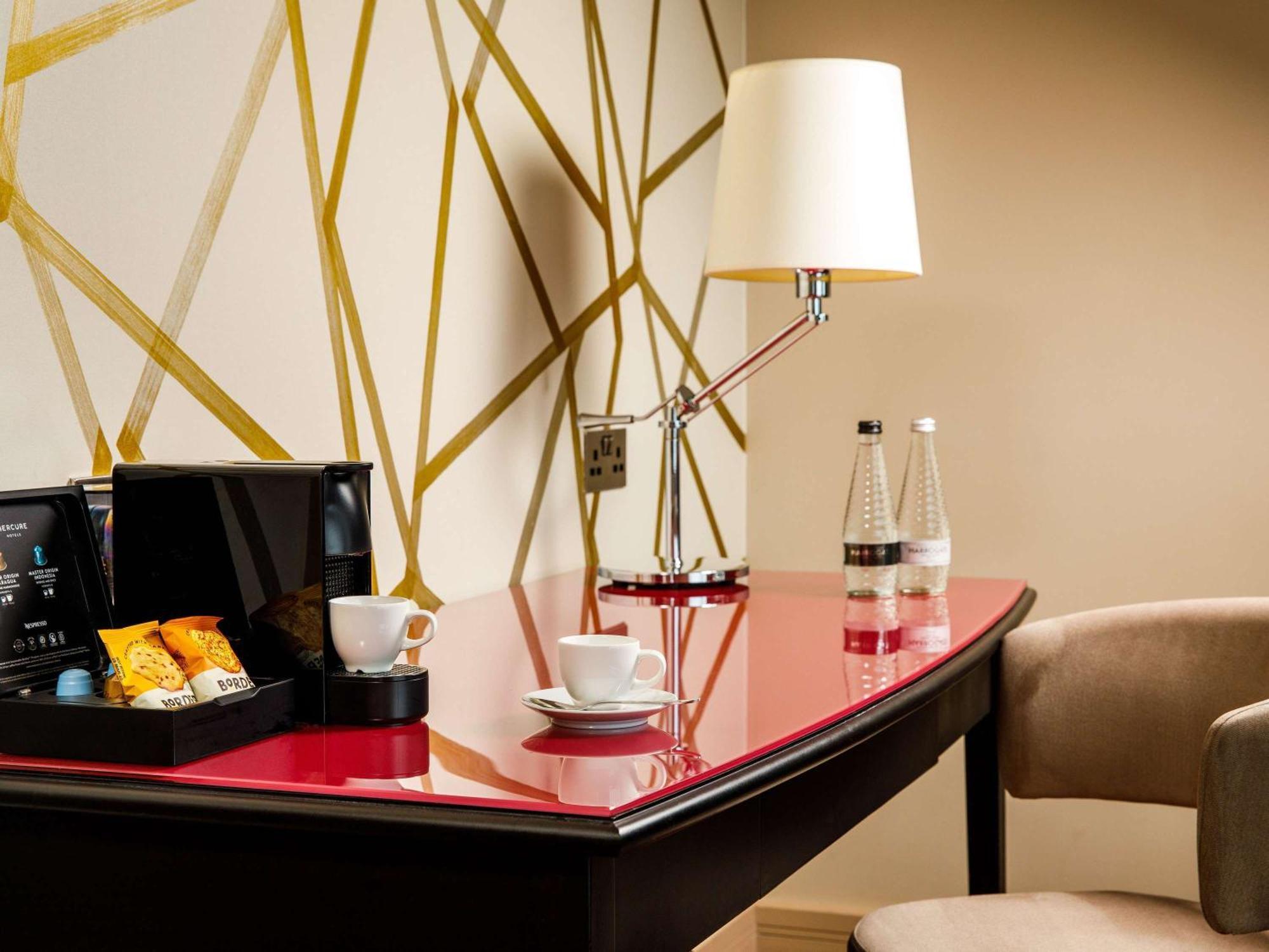 Hotel Holland House By Sunday 4*